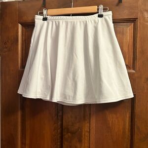Threads 4 Thought White Athletic Tennis Skirt w built in shorts size M
